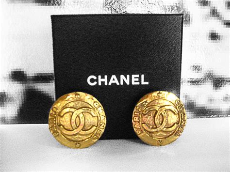 does chanel jewelry tarnish|chanel jewelry care.